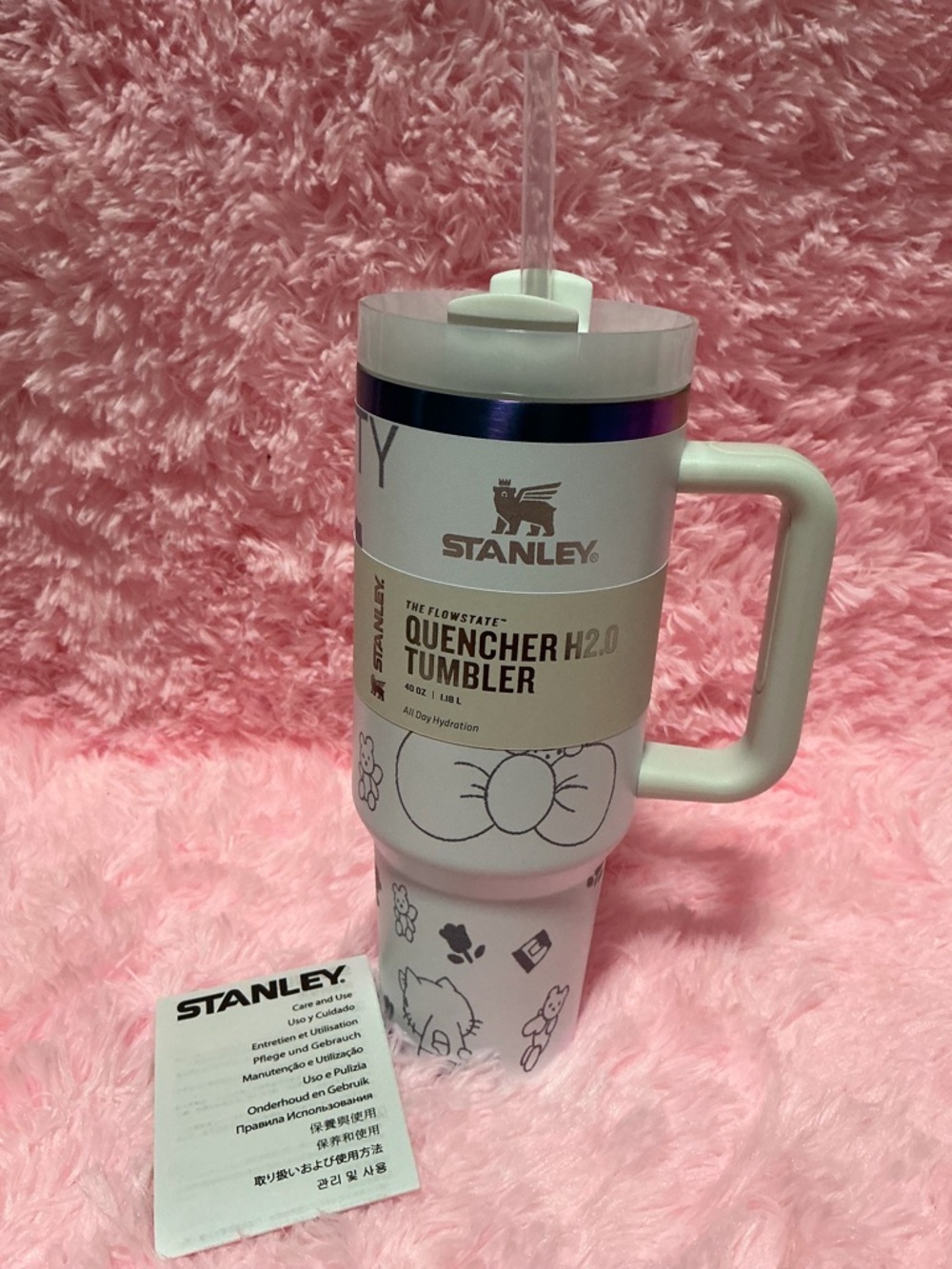 Stanley White Quencher H2.0 Tumbler with gold